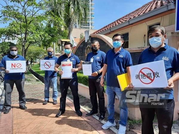 Gerakan Pulau Pinang memohon SPRM menjalankan siasatan berhubung isu pembinaan pusat penyimpanan dan pengedaran ayam di Pasar Awam Batu Lanchang.