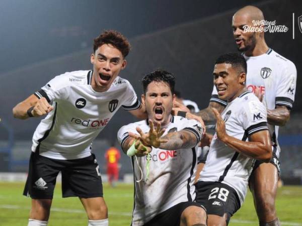 TFC melonjak ke tangga kedua Liga Super selepas berjaya mencatatkan kemenangan tipis 2-1 ke atas Selangor FC - Foto FB Terengganu FC 