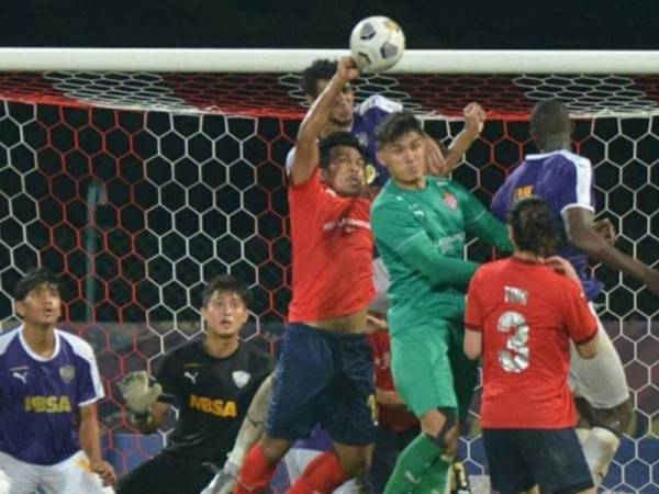 Insiden yang mencetuskan kontroversi ketika Shukor menjaringkan gol di Stadium UiTM, Shah Alam pada Sabtu.