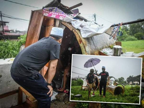 Ebit bertemu warga emas yang tinggal di dalam kolong sejak enam bulan lalu ekoran tidak mampu menyediakan wang untuk menyewa rumah. Foto: FB Ebit Lew.