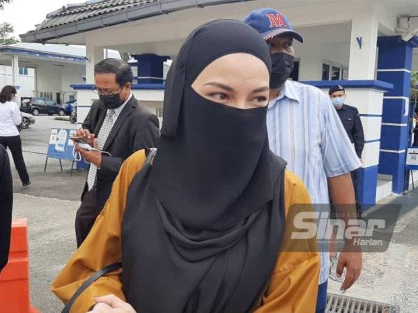 Neelofa selesai memberi keterangan berhubung dakwaan melanggar SOP mengenakan niqab tanpa memakai pelitup muka.