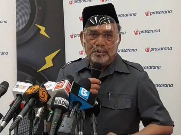 Tajuddin hadir ke IPD Dang Wangi untuk beri keterangan berhubung pelanggaran SOP dengan tidak memakai pelitup muka dalam sidang media berkaitan kemalangan tren LRT baru-baru ini.