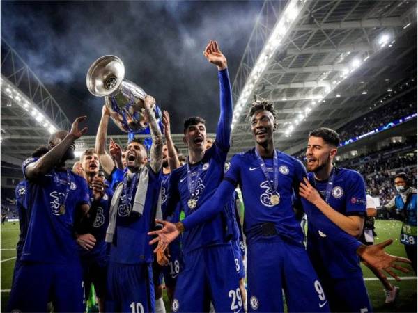 Pemain Chelsea meraikan kejayaan menjuarai Liga Juara-Juara.