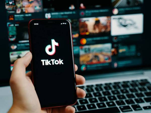  TikTok memiliki 800 juta pengguna aktif di seluruh dunia. - Foto 123RF 