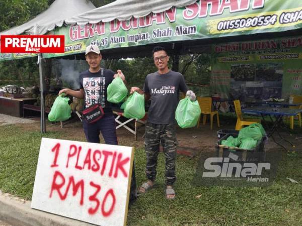 Hasrat Mohd Faisal untuk berniaga durian tahun ini terbantut seketika selepas tidak mendapat kebenaran merentas negeri untuk mengambil durian di Johor.