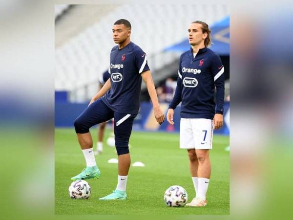 Antoine Griezmann (kanan) Mbappe antara tonggak utama Perancis pada saingan Euro 2020 kali ini. - Foto AFP