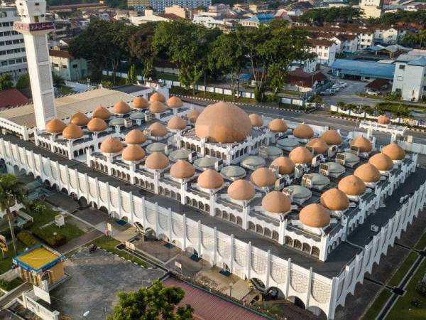 Masjid Sultan Idris Shah II iaitu Masjid Negeri Perak merupakan penyelaras bagi kutipan tabung berkenaan dan ia membabitkan lebih 600 masjid serta surau di negeri ini.