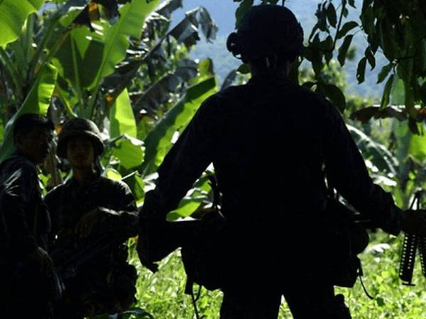 Insiden berbalas tembakan itu berlaku ketika pasukan keselamatan Filipina mahu memberkas pemimpin Abu Sayyaf yang didakwa paling kejam. - Foto: AFP