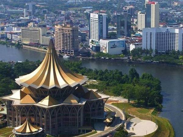 JPBN Sarawak dan JKNS meneliti tatacara terbaharu kemasukan ke negeri itu dari luar negara bagi mereka yang telah menjalani tempoh kuarantin wajib ketika transit di Semenanjung Malaysia.