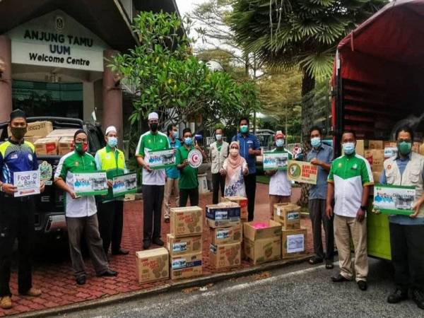 Pemuda Pas negeri Kedah menyalurkan bantuan makanan kepada warga UUM yang dikenakan PKPD sehingga 26 Jun depan.