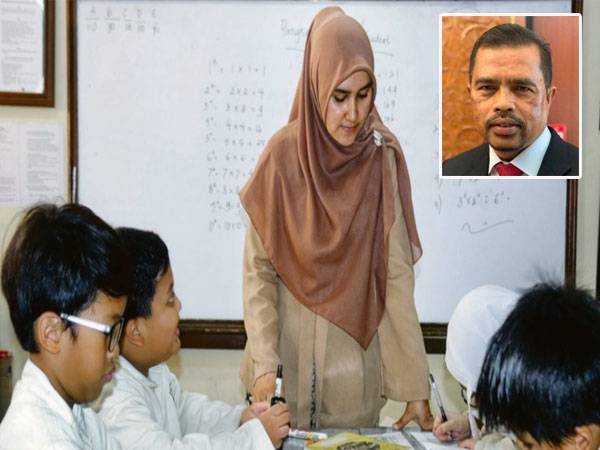 Aspek kualiti, kemahiran dan minat calon-calon guru perlu diberi keutamaan oleh Kementerian Pendidikan Malaysia dalam menyelesaikan isu kekurangan guru. Gambar kecil: Adnan