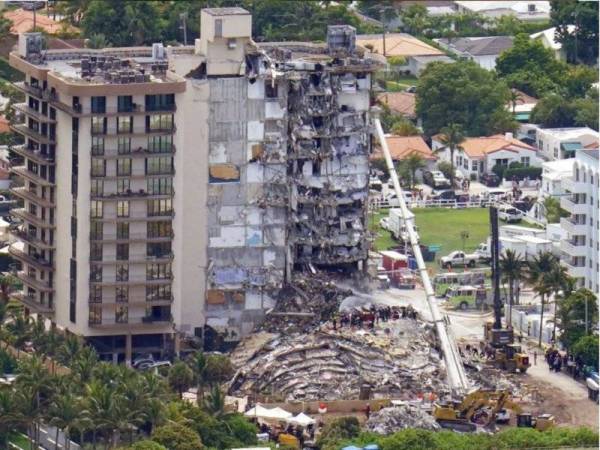 Seramai 156 orang lagi masih dilaporkan hilang dalam runtuhan kondominium mewah yang terletak di tepi Pantai Miami.