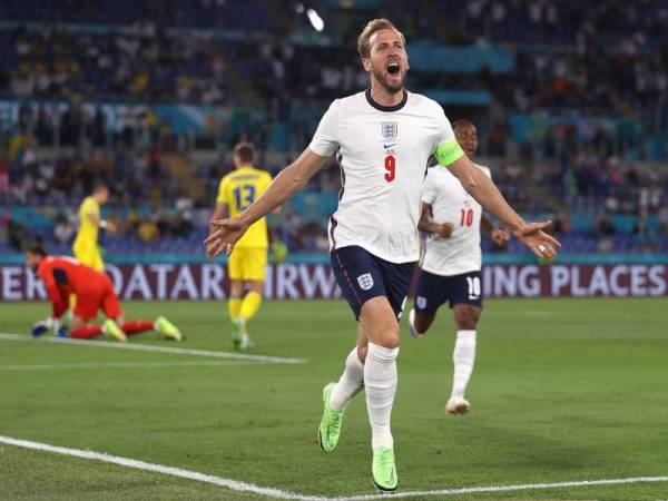 Kane meraikan jaringannya dalam perlawanan menentang Ukraine.