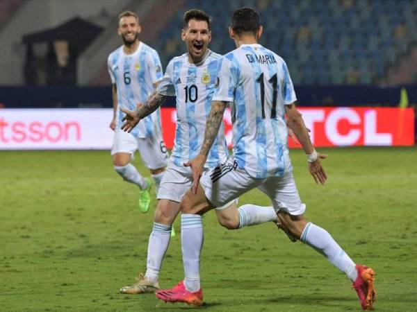 Messi turut menyumbangkan gol ketika membantu Argentina mengatasi Ecuador pada aksi Pusingan Lapan Terbaik Copa America di Goiania. FOTO: Copa America