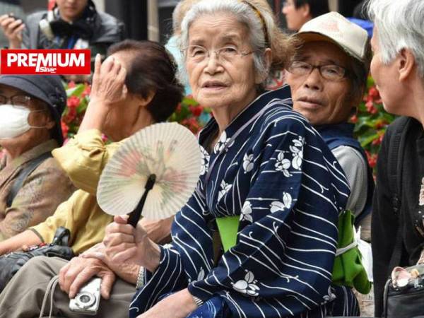 Umur manusia yang hidup di dunia dijangka meningkat kepada lebih 130 tahun pada 2100. - Foto AFP