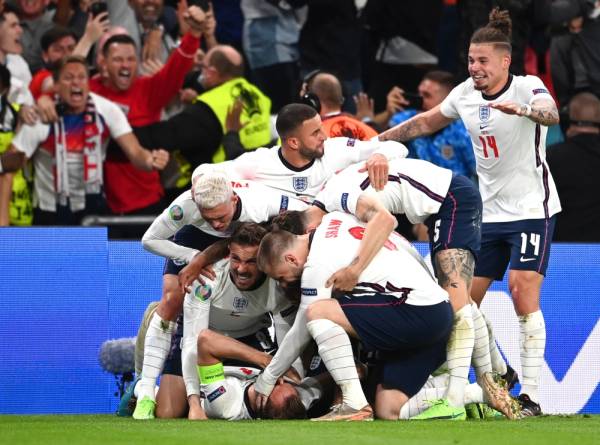 Pemain England meraikan jaringan Kane -Foto EPA