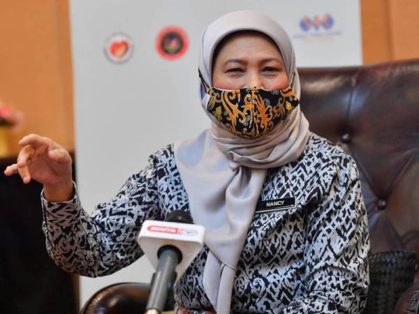 Nancy Shukri - Foto Bernama