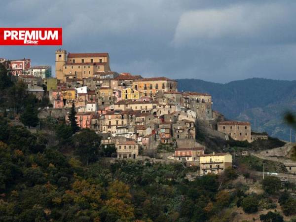 Gambar fail menunjukkan sebuah kampung kecil di wilayah Calabria, selatan Itali. - Foto AFP