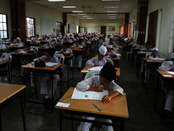 Jawi membuat keputusan membatalkan Peperiksaan Ujian Pencapaian Sekolah Rendah Agama (UPSRA) yang dijadualkan berlangsung pada 9 hingga 18 Ogos ini. - Gambar hiasan