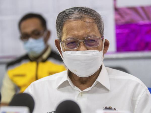 Mustapa dalam sidang media Pelaksanaan Projek Infra Jalan di Kelantan pada Sabtu. - Foto Bernama