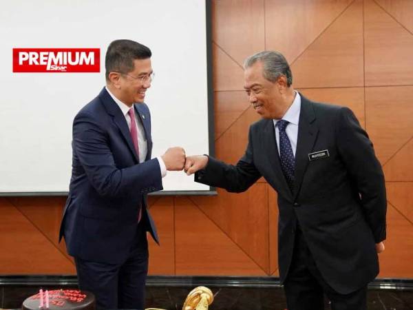 Tumpuan rakyat kini terarah kepada Perdana Menteri, Tan Sri Muhyiddin Yassin sama ada beliau mempunyai keberanian merombak Kabinet kerajaan PN dan 'merehatkan' Azmin atau tidak.