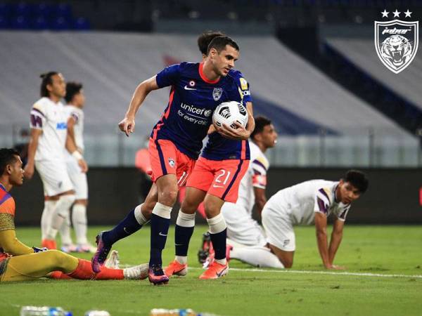 Gonzalo Cabrera ketika menjaringkan gol penyamaan Harimau Selatan ketika melayan kunjungan UiTM FC dalam aksi Liga Super di Stadium Sultan Ibrahim, Iskandar Puteri.- Foto Johor Southern Tigers