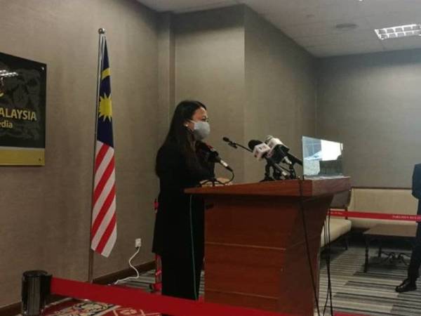 Hannah pada sidang akhbar di Bilik Media Parlimen pada Rabu.