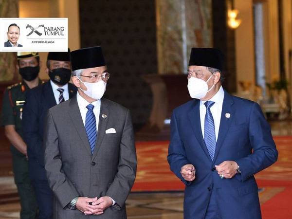 Yang di-Pertuan Agong Al-Sultan Abdullah Ri’ayatuddin Al-Mustafa Billah Shah berkenan menerima menghadap Perdana Menteri Tan Sri Muhyiddin Yassin bagi sesi mesyuarat pra-Kabinet di Istana Negara pada Rabu. - Foto Bernama