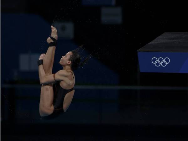 Ratu terjun negara Pandelela beraksi pada separuh akhir acara 10 meter platform wanita Sukan Olimpik Tokyo 2020 di Pusat Akuatik Tokyo, pada Khamis. -Foto Bernama 