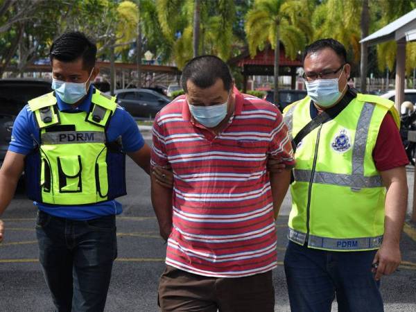 Tertuduh dihadapkan ke Mahkamah Sesyen Kuala Terengganu pada Khamis atas dakwaan cubaan membunuh anak saudara rakan baiknya dalam kejadian pada 23 Julai lalu.