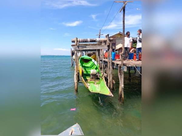 Bot mangsa pecah selepas dilanggar sebuah bot lain dalam kejadian di perairan antara Pulau Mamutik dan Pulau Sulug awal pagi Khamis.