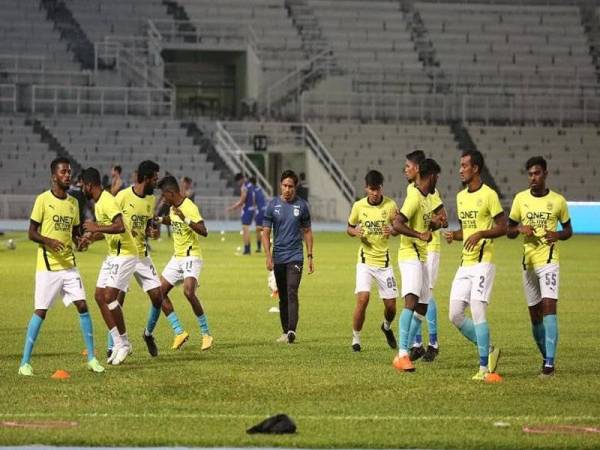 Pemain-pemain PJ City giat menjalani latihan sebagai persediaan mengharungi baki saingan liga. - Foto FB PJ City FC