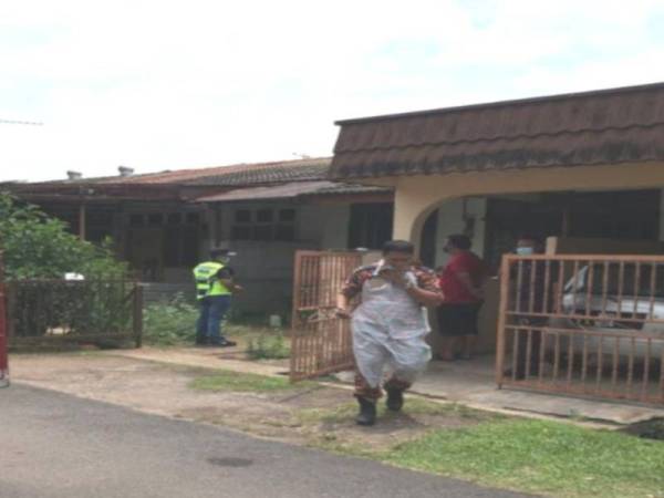 Mangsa ditemui di dalam rumah dekat Taman Keladi, Sungai Petani pada Khamis, dilaporkan telah meninggal dunia lebih 24 jam.