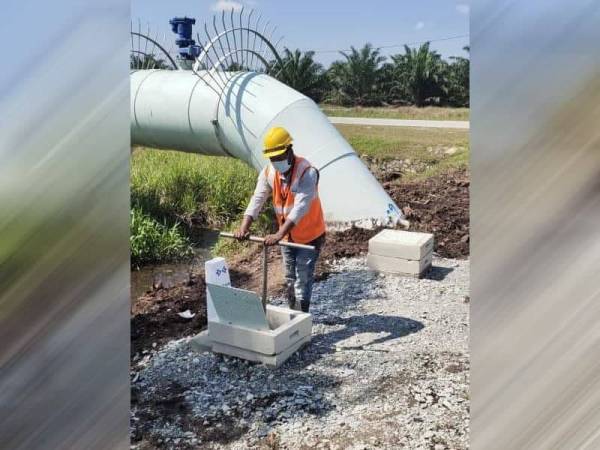 Pelaksanaan projek pengagihan bekalan air terawat di dua perkampungan orang asli di Bukit Lagong, Gombak dan Bukit Kechil, Kuala Langat.