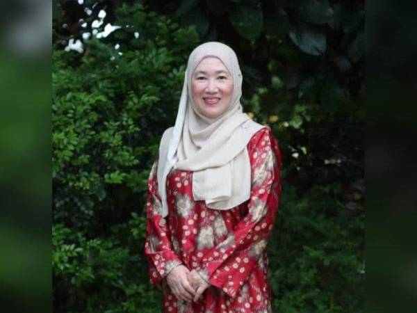 Dr Daroyah Alwi