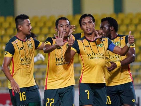 KDA FC berjaya menewaskan Penang FC 4-1 dalam aksi derbi utara di Stadium Darul Aman, Alor Setar pada Selasa. - Foto ihsan FB Kedah Darul Aman FC