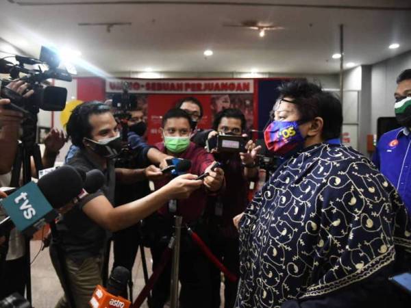 Azalina ketika menjawab soalan media di Menara Dato' Onn pada Selasa.