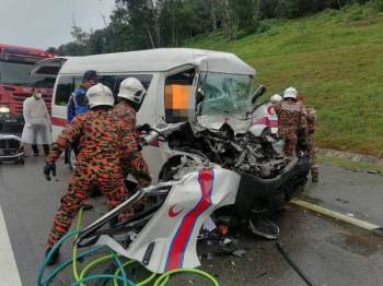 Seorang Maut Tiga Cedera Kereta Terbabas Langgar Gajah