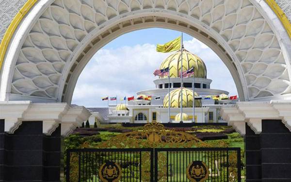 Semua Ahli Parlimen BN, PN dan GPS dijadualkan hadir ke Istana Negara untuk sesi menghadap Yang di-Pertuan Agong Al-Sultan Abdullah Ri'ayatuddin Al-Mustafa Billah Shah pada Khamis.