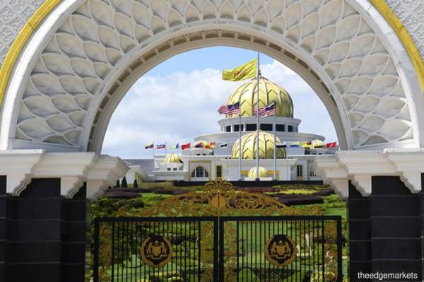 Semua Ahli Parlimen BN, PN dan GPS dijadualkan hadir ke Istana Negara untuk sesi menghadap Yang di-Pertuan Agong Al-Sultan Abdullah Ri'ayatuddin Al-Mustafa Billah Shah pada Khamis.