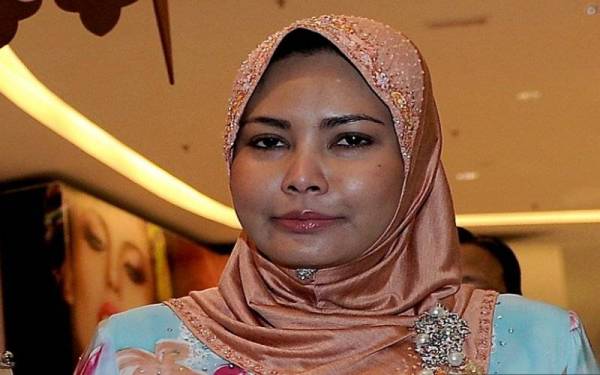 Sultanah Nur Zahirah - Foto Bernama