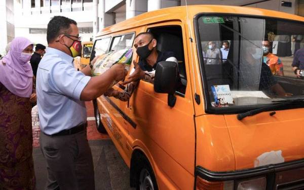 Selangor Bantu Lebih 5 000 Pemandu Teksi Van Dan Bas