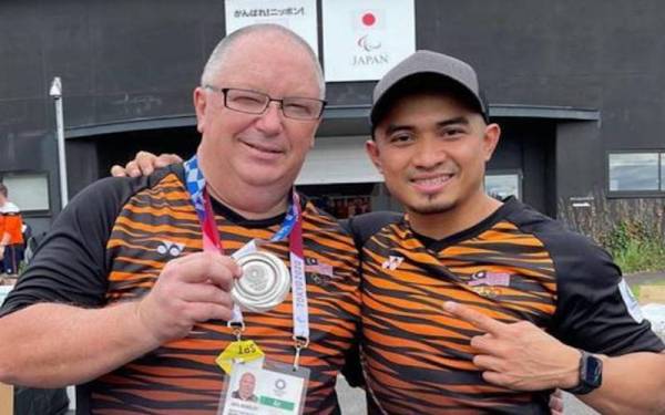 Menurut Azizulhasni, Beasley merupakan watak penting yang menyumbang kepada kejayaannya meraih pingat perak dalam acara keirin di Sukan Olimpik 2020 di Tokyo. - Foto IG @azizulhasniawang