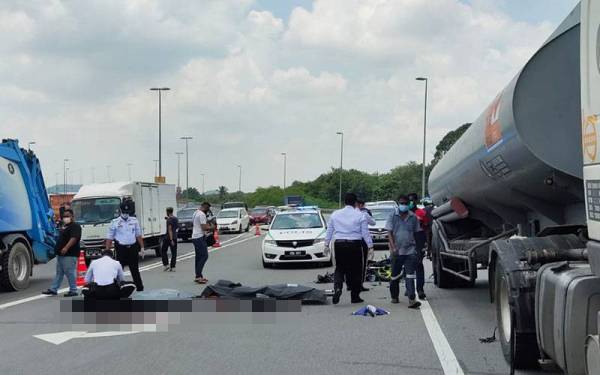 Sepasang suami isteri maut selepas motosikal ditunggang mereka merempuh belakang sebuah lori di kilometer 49.5 Jalan Cyberjaya-Dengkil pada Khamis.