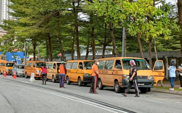 Pemandu van, bas sekolah hilang pendapatan sekolah ditutup