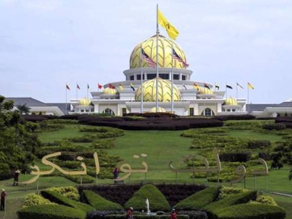 Seramai 31 menteri dan 38 timbalan menteri akan mengangkat sumpah jawatan di hadapan Yang di-Pertuan Agong di Istana Negara esok.