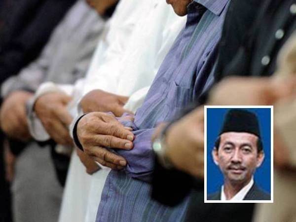 Jemaah yang bergejala tidak dibenarkan hadir selain tidak boleh berasak-asak sewaktu berada di masjid, surau atau musolla. (Gambar kecil: Mohd Zawawi)