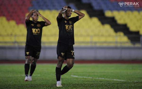 Perak FC tersingkir ke Liga Premier pada musim depan selepas tewas 1-2 di tangan Melaka United FC pada Sabtu. - Foto ihsan FB Perak FC