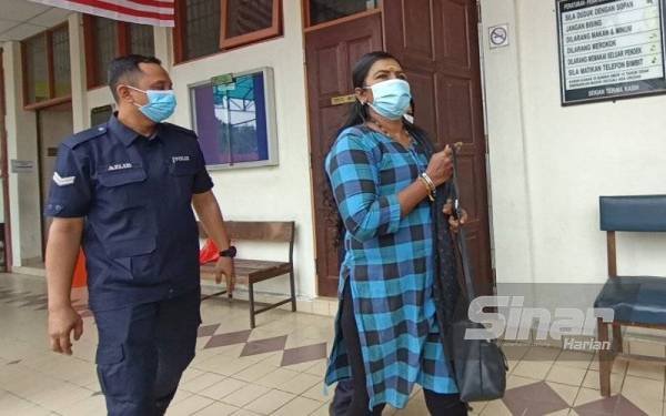 Tertuduh dibawa ke Mahkamah Majistret Taiping pada Jumaat atas tuduhan cuai sehingga menyebabkan anjing peliharaannya menyerang dan mencederakan seorang kanak-kanak perempuan Julai lalu.