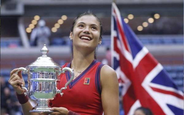 Raducanu juara perseorangan wanita Kejohanan Terbuka US 2021. foto: EPA